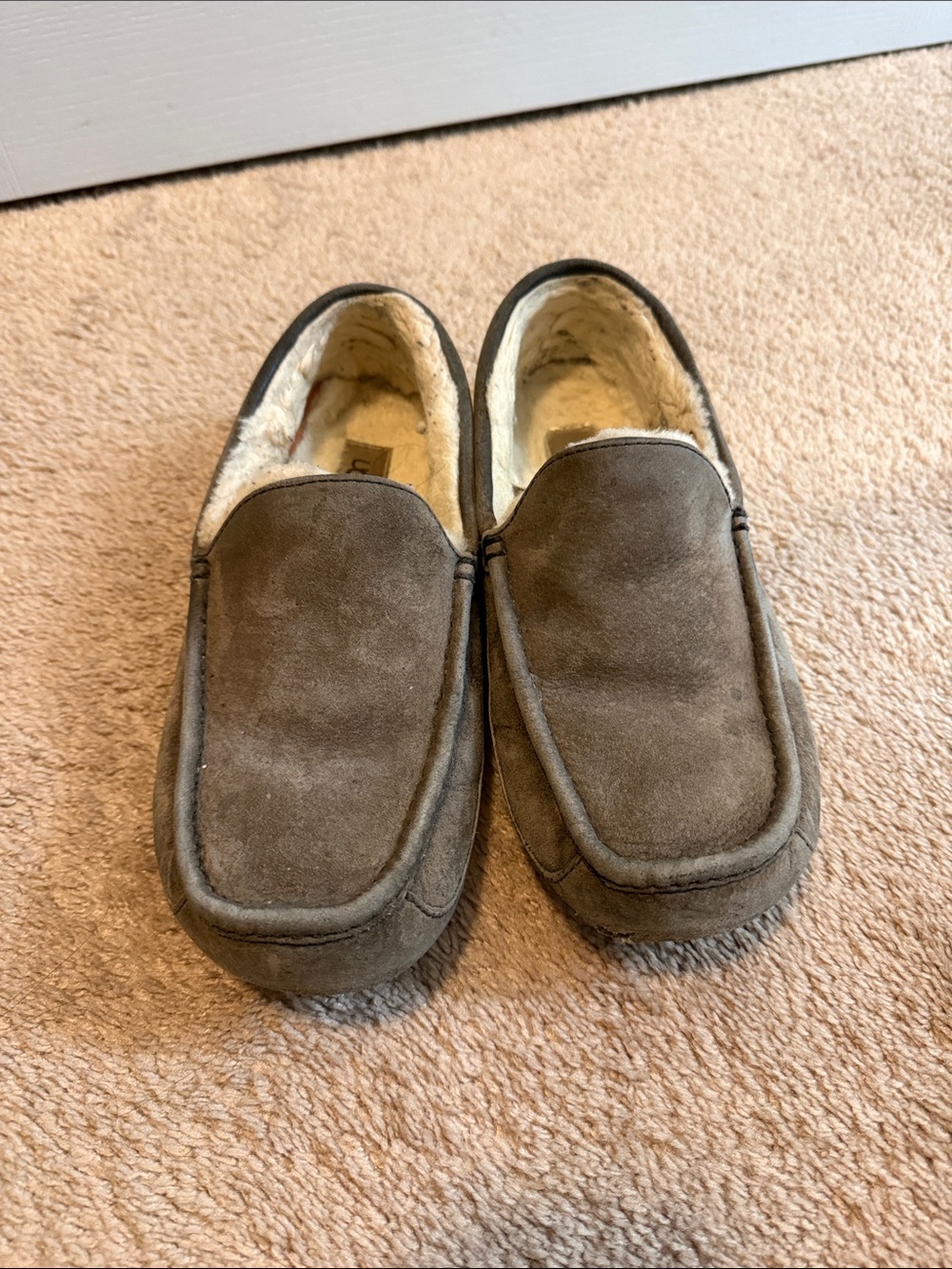 Mens UGG slippers